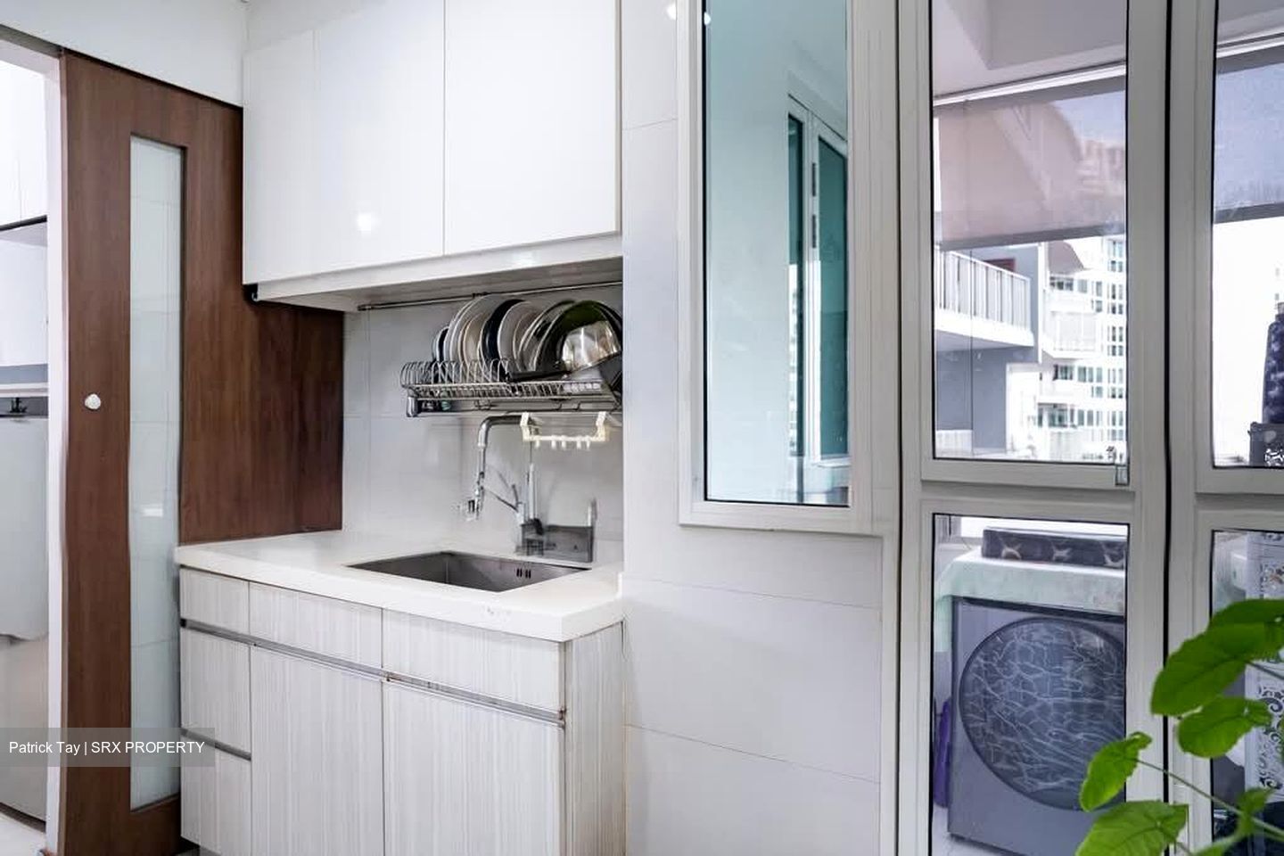1 Canberra (D27), Condominium #552200011